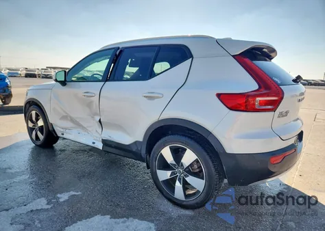 2021 Volvo Xc40 T5 Momentum z USA, uszkodzony, nr VIN YV4162UK0M2447154